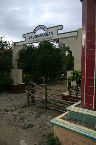 The arch at Nagsimbaanan
